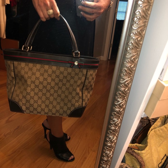 Authentic Gucci Tote - Picture 2 of 8